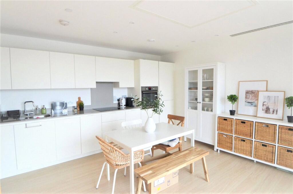 Main image of property: Cherry Orchard Road, East Croydon, Croydon, CR0