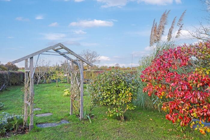 Additional property image - Stony Lane, Bobbingworth, CM5