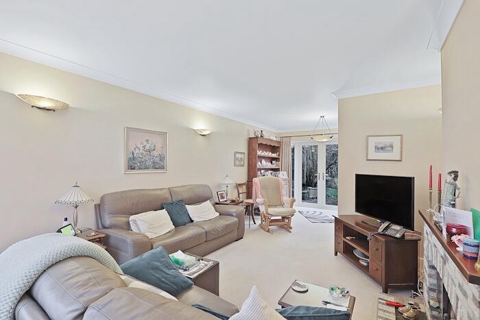 Additional property image - Longfields, Ongar, CM5