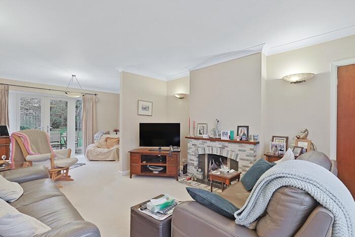 Additional property image - Longfields, Ongar, CM5