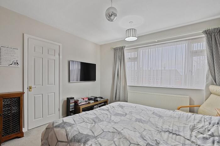 Additional property image - Longfields, Ongar, CM5