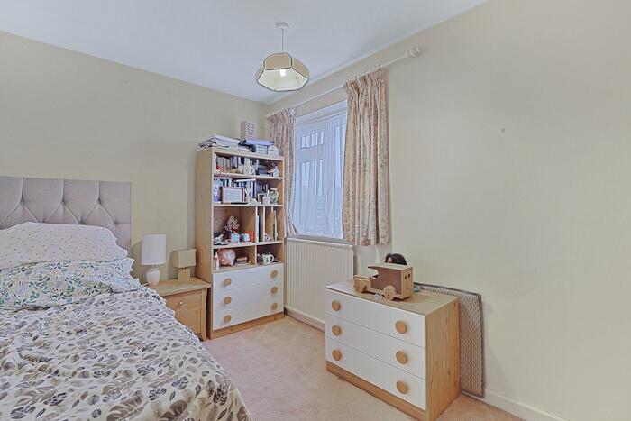 Additional property image - Longfields, Ongar, CM5