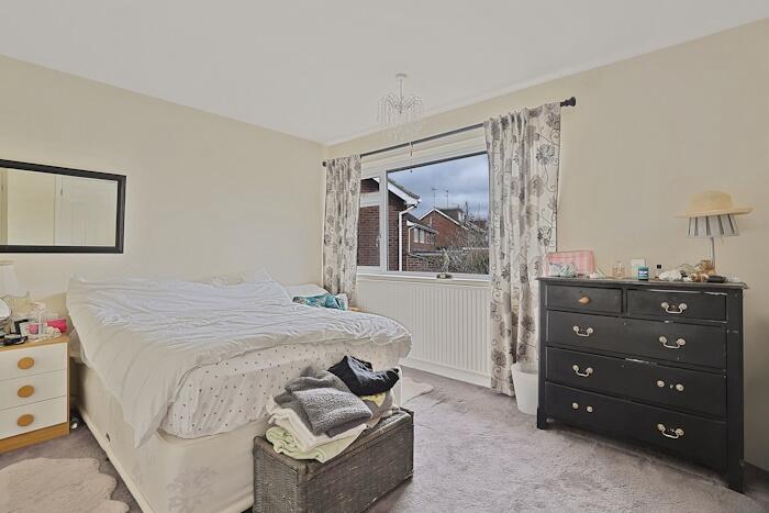 Additional property image - Longfields, Ongar, CM5