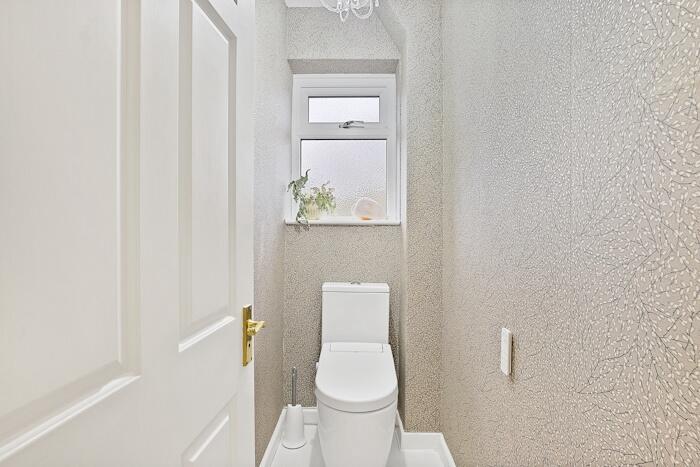 Additional property image - Longfields, Ongar, CM5