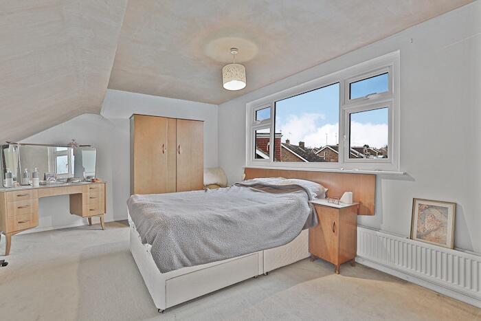 Additional property image - Longfields, Ongar, CM5