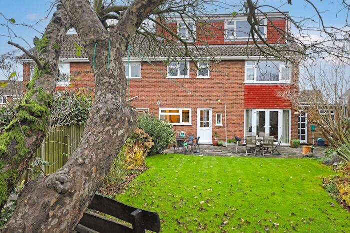 Additional property image - Longfields, Ongar, CM5