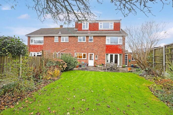Additional property image - Longfields, Ongar, CM5