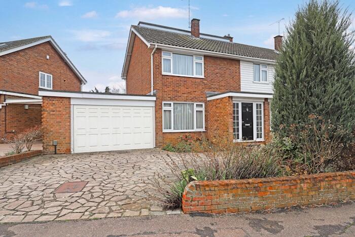 Additional property image - Longfields, Ongar, CM5