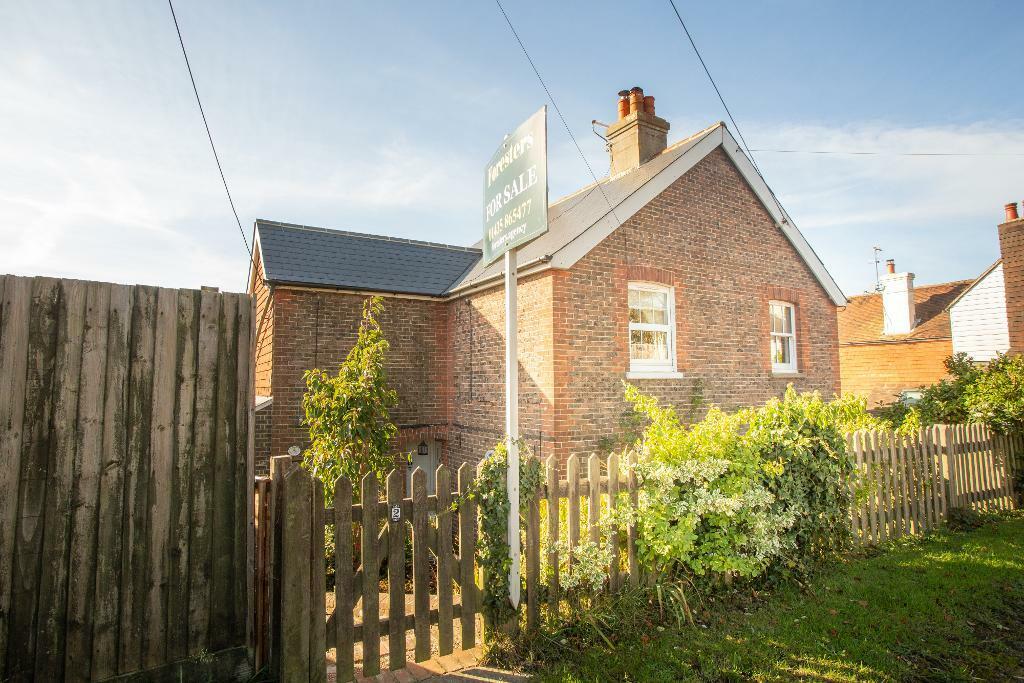 3 bedroom semidetached house for sale in Millview, Battle Road