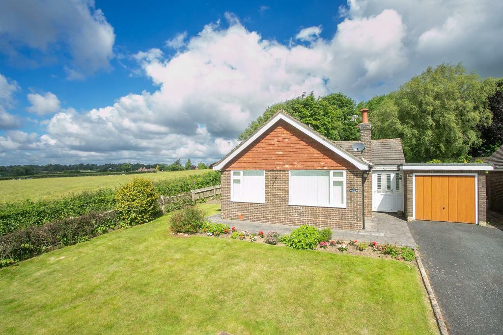 3 bedroom detached house for sale in Halley Road, Broad Oak, Heathfield