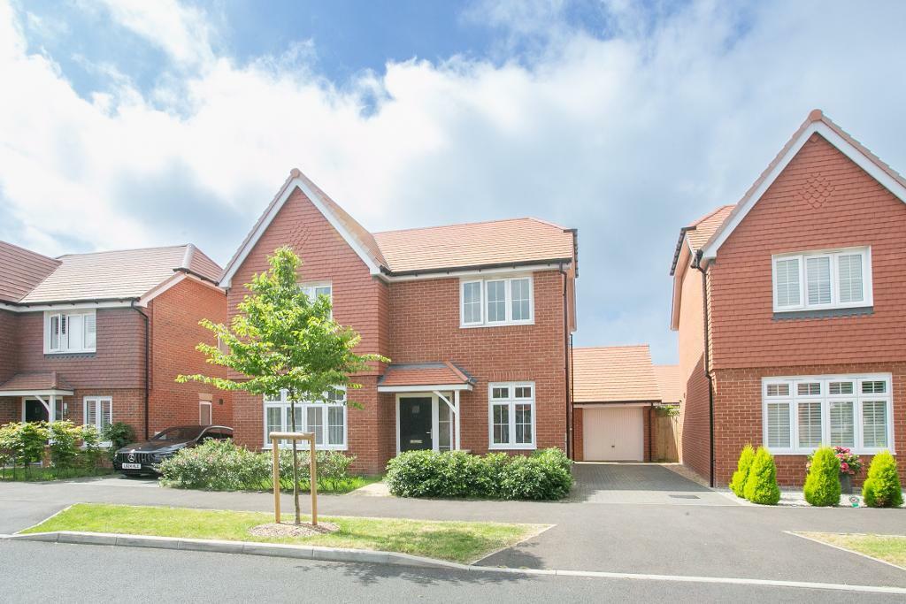 4 bedroom detached house for sale in Cornflower Avenue, Horam