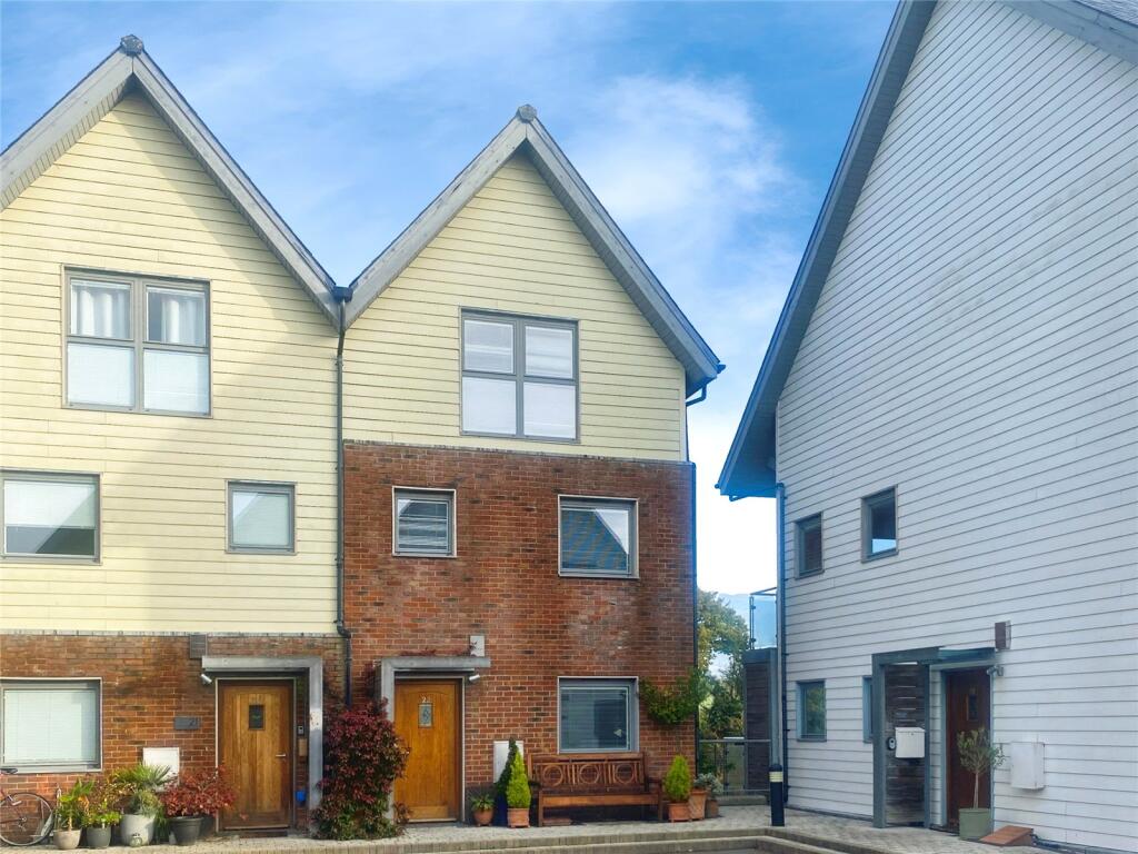 Main image of property: Heron Square, Newport, Isle of Wight, PO30