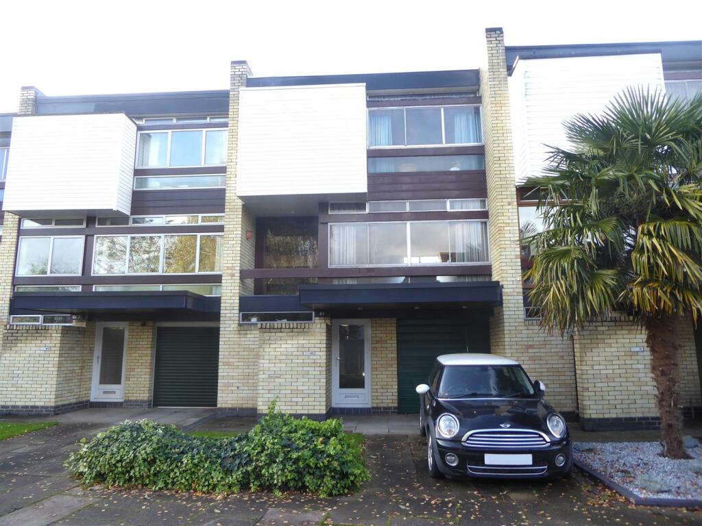 4 bedroom terraced house for sale in Blandford Road, Teddington, TW11