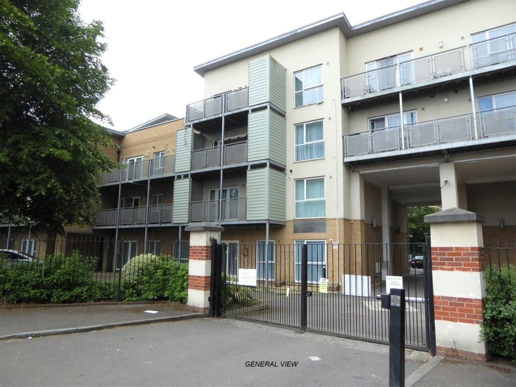 1 bedroom flat for sale in Smoothfield Court, Hibernia Road, Hounslow, TW3