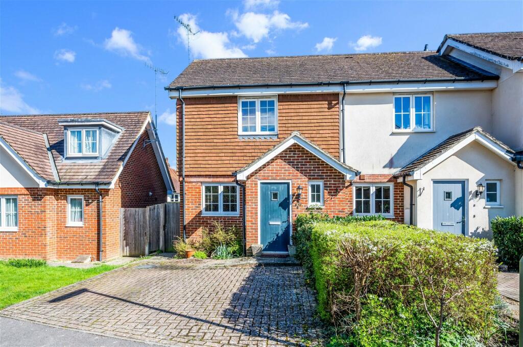 2 bedroom end of terrace house for sale in Little Stanford Close