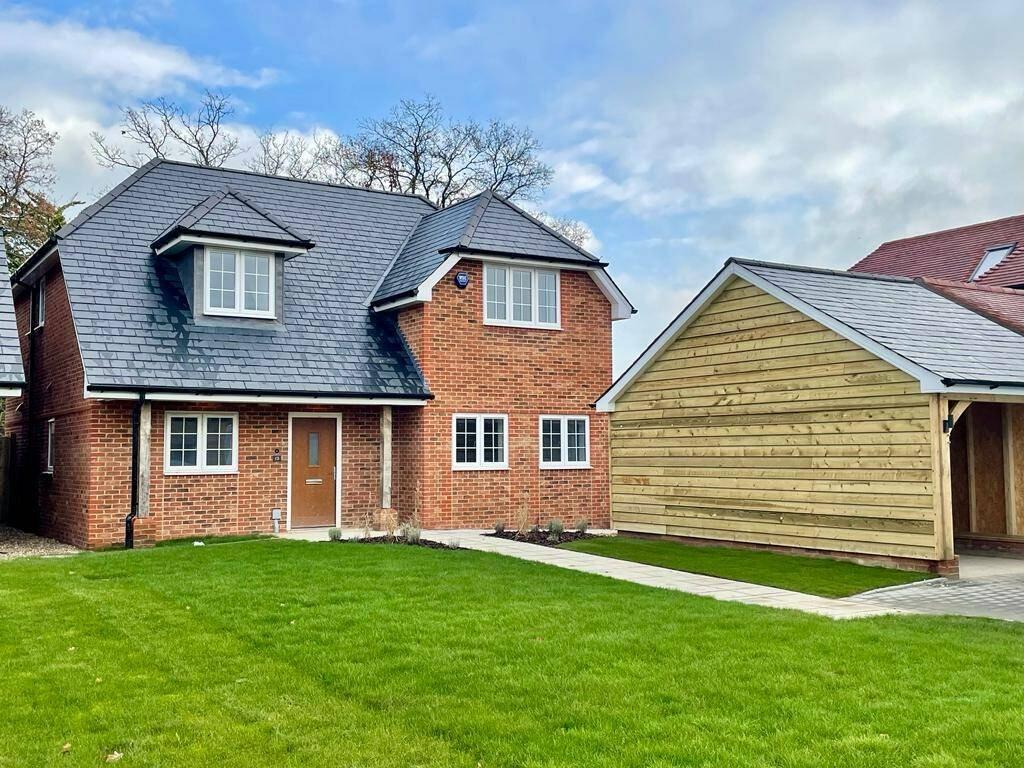4 bedroom detached house for sale in Oldencraig Mews, Tandridge Lane, RH7