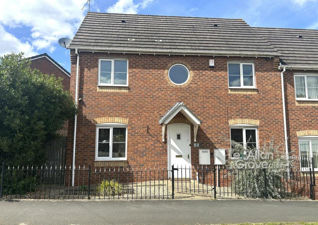 3 bedroom semidetached house for sale in Furlong Lane, Halesowen, B63