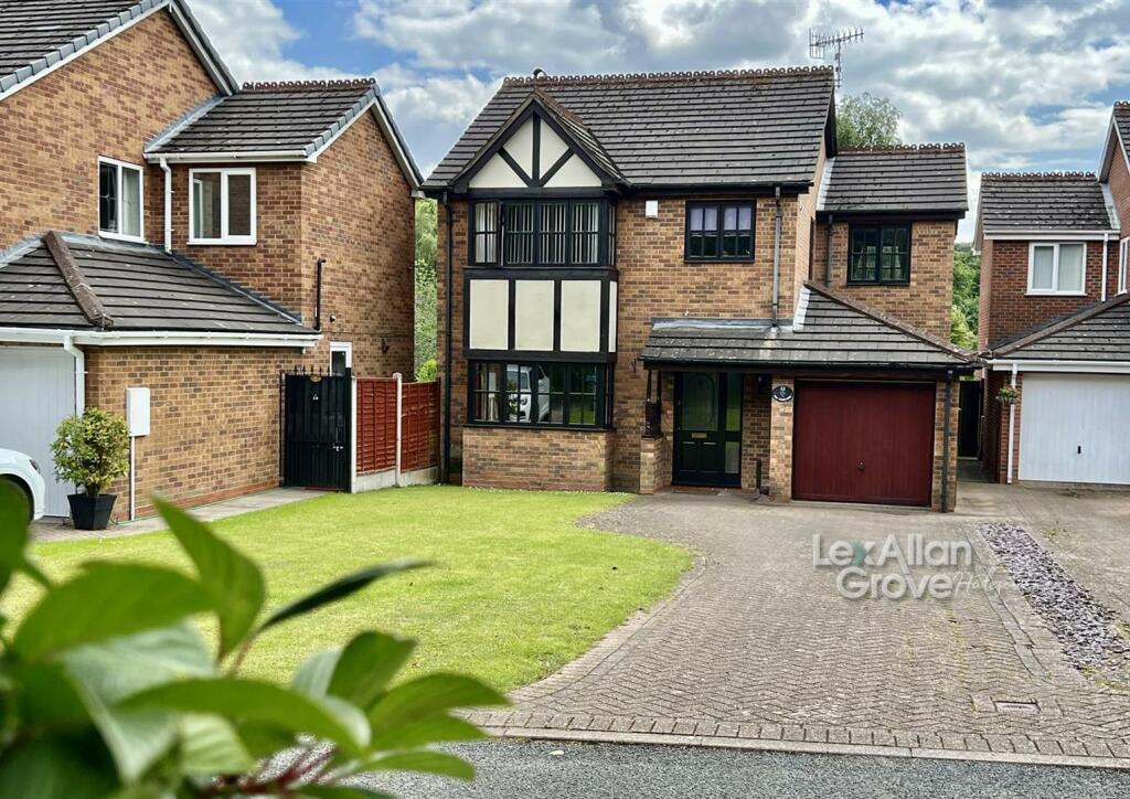 4 bedroom detached house for sale in The Woodlands, Cradley Heath, B64
