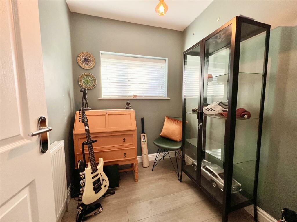 Additional property image - Winston Drive, Romsley, Halesowen