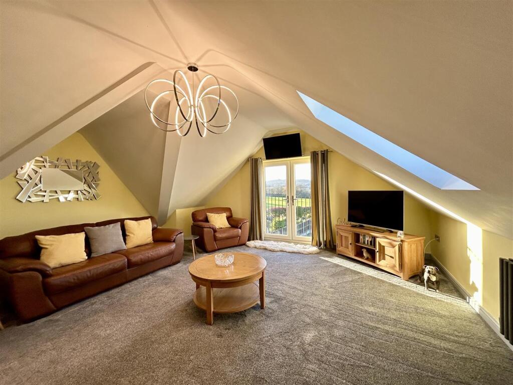 Additional property image - Bromsgrove Road, Hunnington, Halesowen