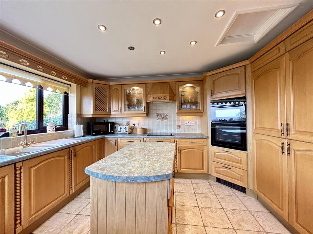 Additional property image - Western Avenue, Halesowen