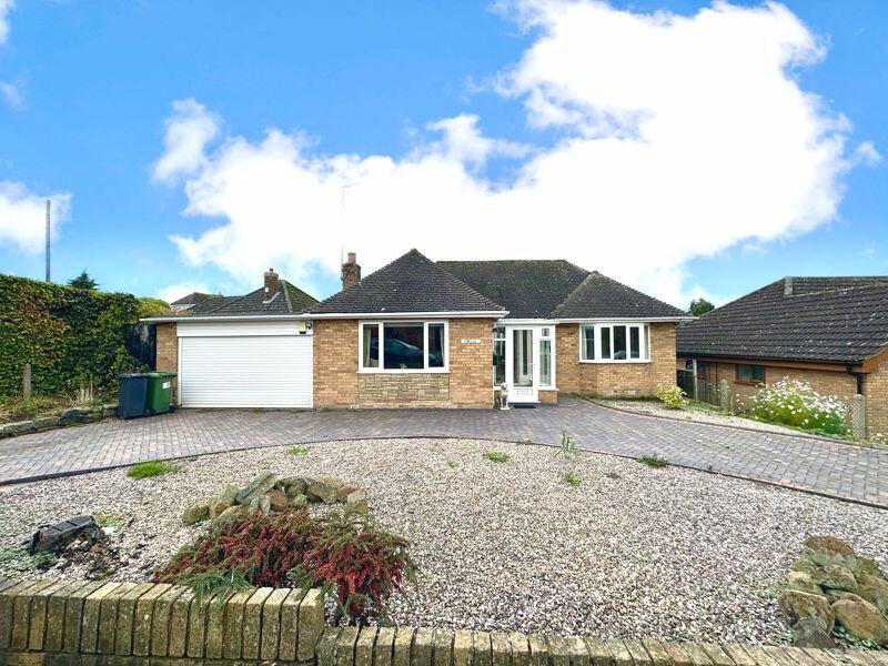 2 bedroom detached bungalow for sale in Crockington Close, SEISDON, WV5