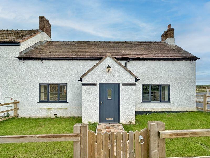 3 bedroom bungalow for sale in Stableford, BRIDGNORTH, WV15