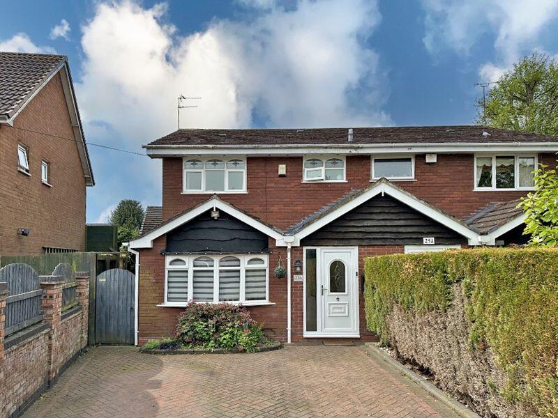 4 bedroom semidetached house for sale in Bridgnorth Avenue, WOMBOURNE, WV5