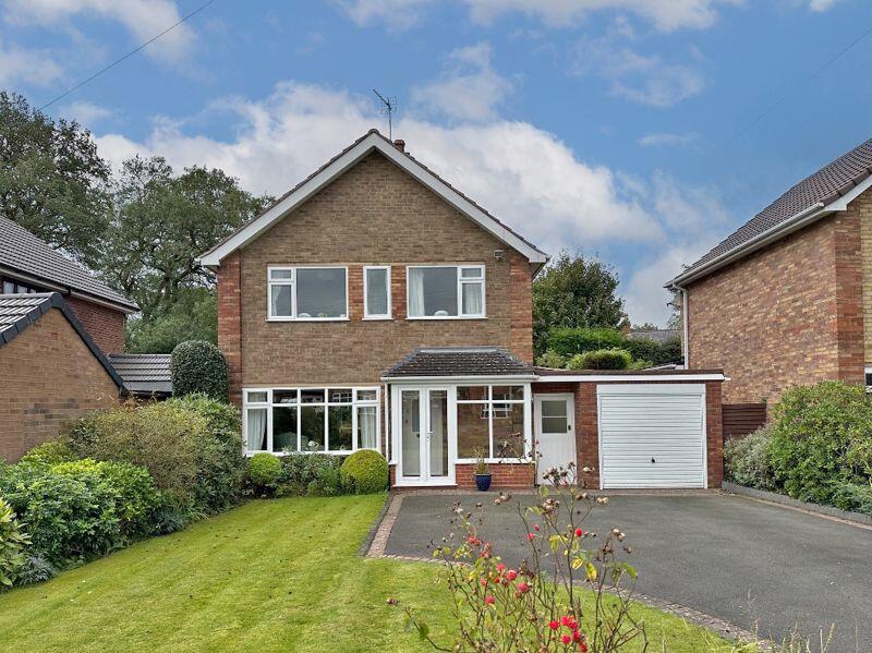 3 bedroom detached house for sale in WOMBOURNE, Waverley Gardens, WV5