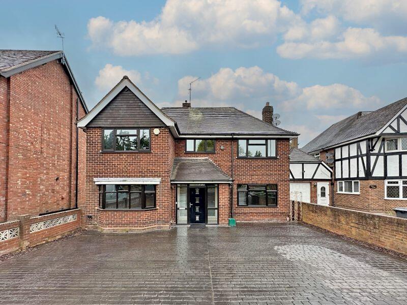 4 bedroom detached house for sale in Penn Road, PENN, WV4