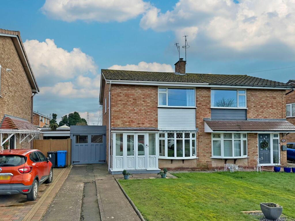 Main image of property: Wombourne Road, Swindon, DY3