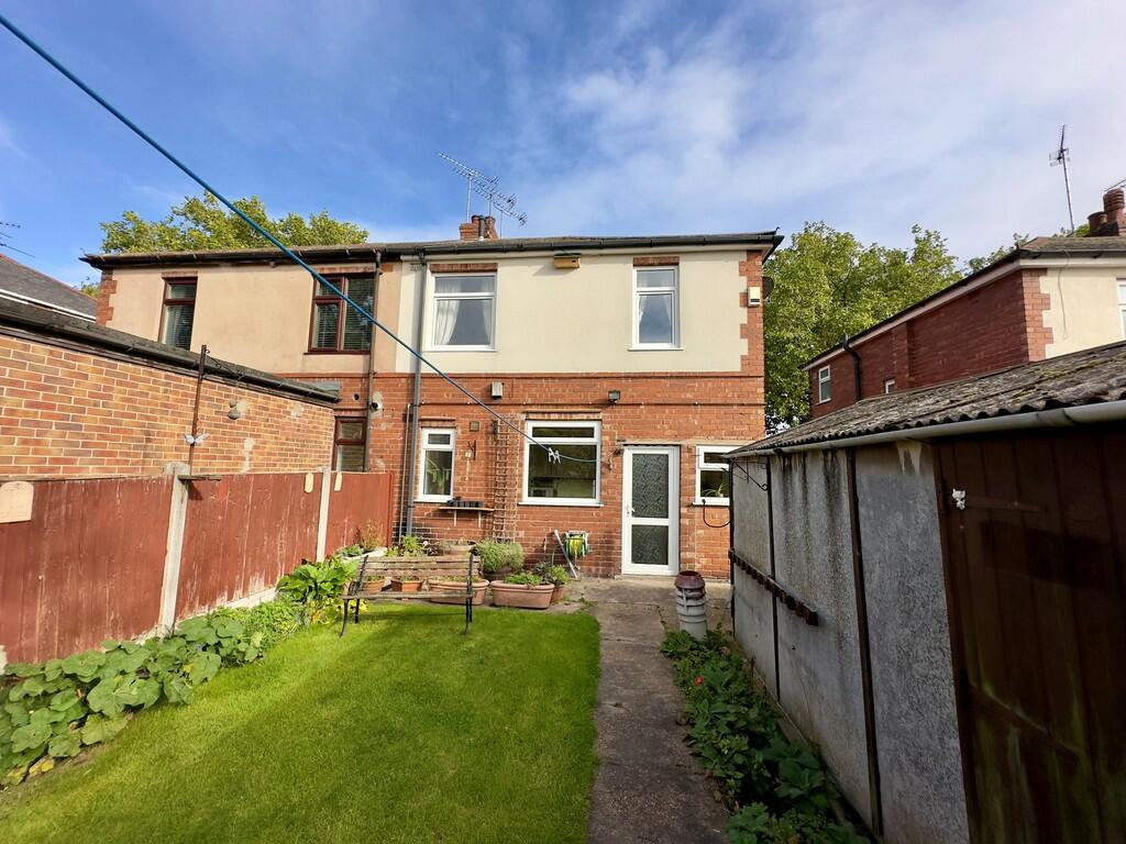 3 bedroom semidetached house for sale in Kilton Hill , Worksop, S81