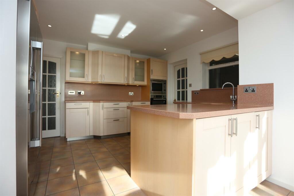 Additional property image - Crescent Drive South, Brighton