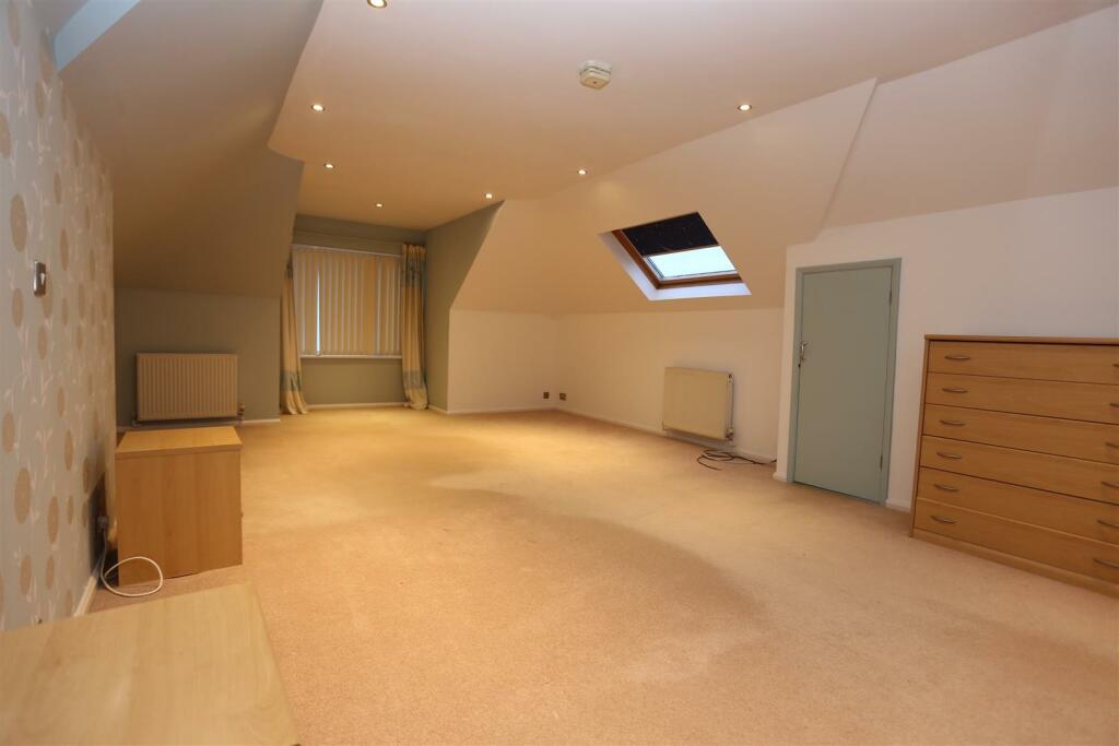 Additional property image - Crescent Drive South, Brighton