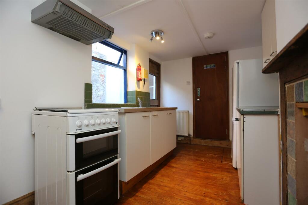 Additional property image - Viaduct Road, Brighton