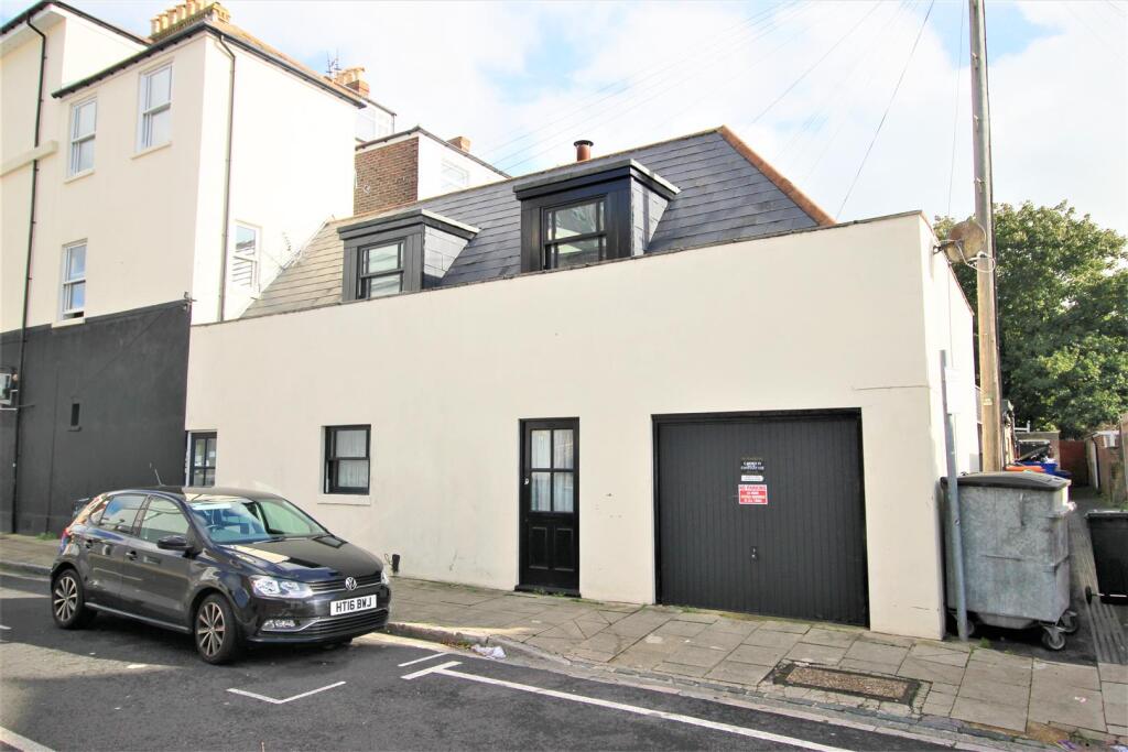 Main image of property: Osborne Road, Southsea, Hants, PO5 3LU