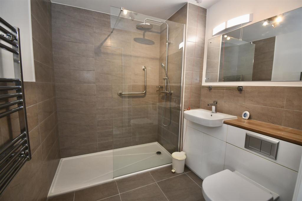 2 bedroom retirement property for sale in Godalming Virtual Tour