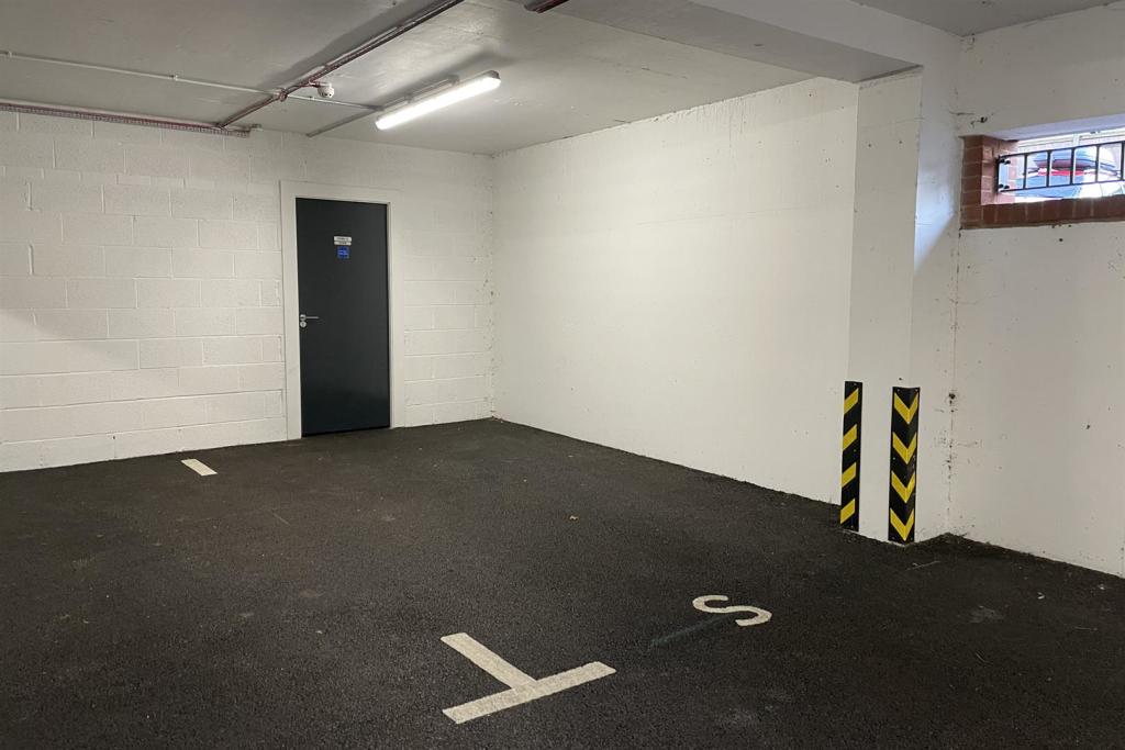 2 bedroom retirement property for sale in Godalming Virtual Tour