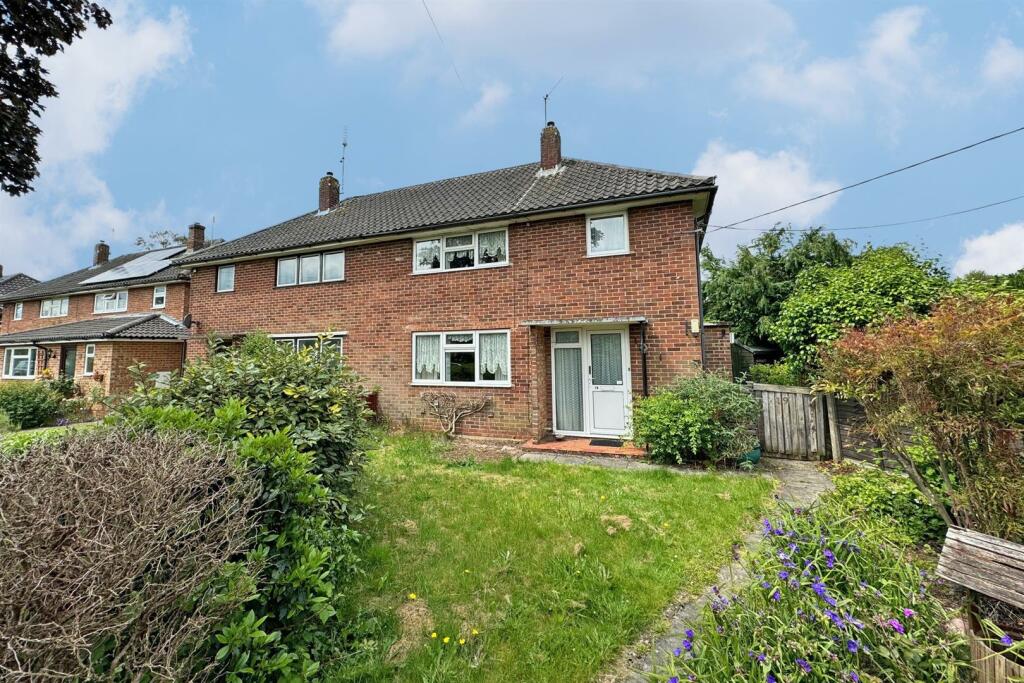 3 bedroom house for sale in Elstead, GU8