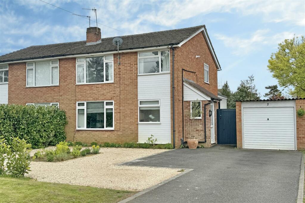 3 bedroom semidetached house for sale in Godalming, GU7