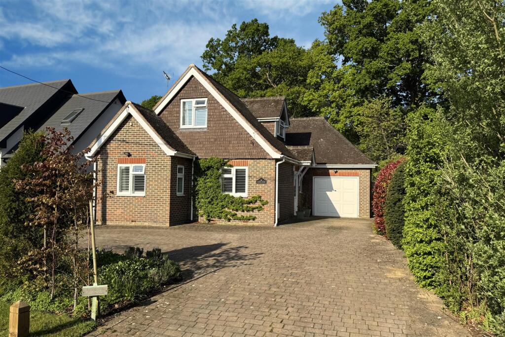 Main image of property: Elstead