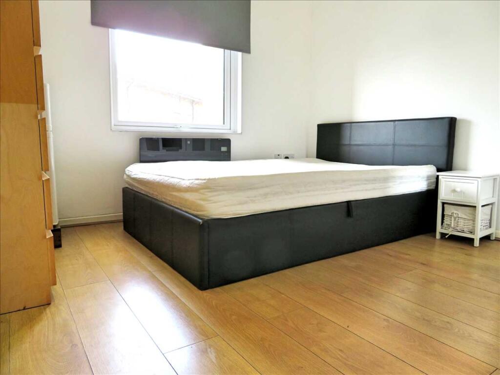 Main image of property: Castlehill Parade, The Avenue, West Ealing