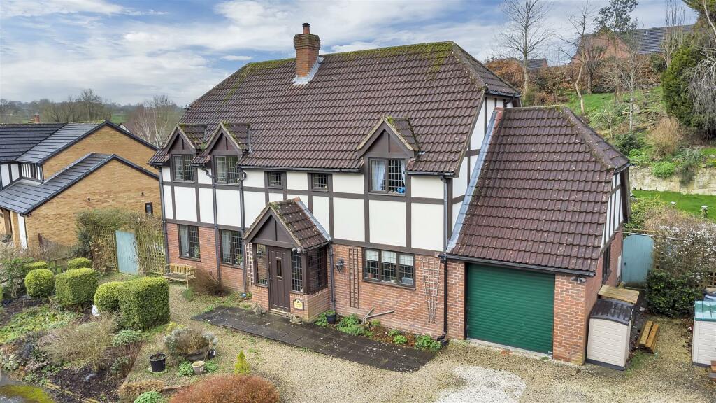 4 bedroom detached house for sale in Martins Field, Trefonen, Oswestry, SY10