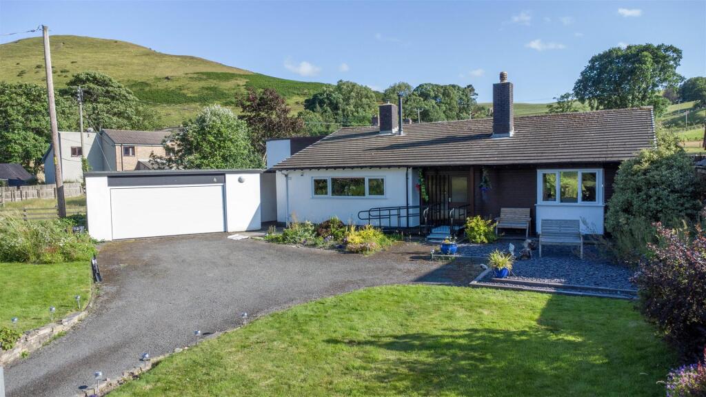 Main image of property: Llanarmon Dyffryn Ceiriog, Llangollen