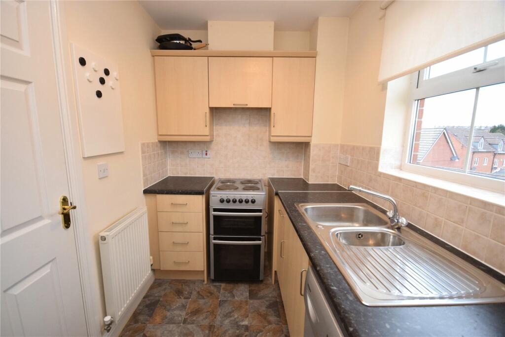 2 bedroom apartment for sale in Meadow Side Road, East Ardsley