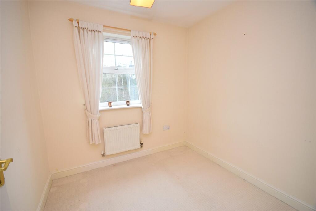 2 bedroom apartment for sale in Meadow Side Road, East Ardsley
