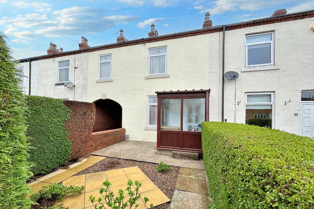 4 bedroom terraced house for sale in High Street, Crigglestone