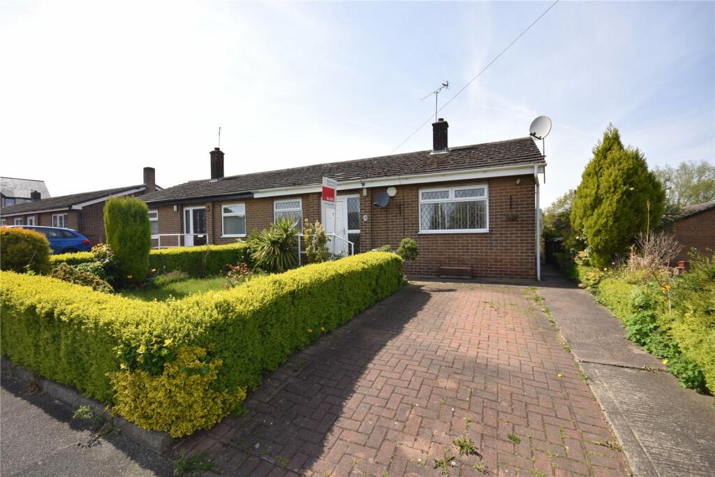 2 bedroom bungalow for sale in Ryecroft Avenue, Havercroft, Wakefield, WF4