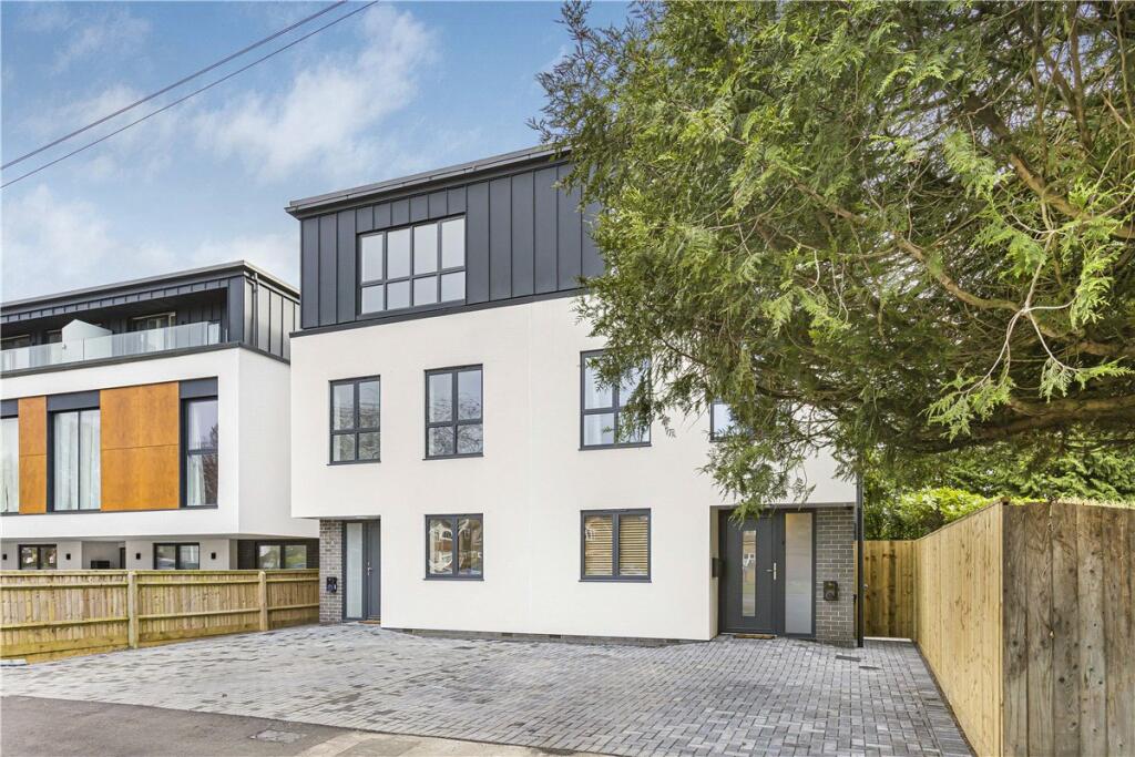 4 bedroom semidetached house for sale in Sunderland Avenue, Oxford