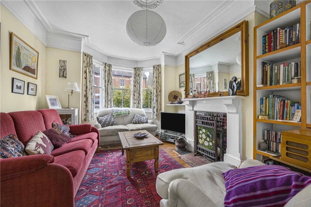 4 bedroom end of terrace house for sale in Southmoor Road, Oxford